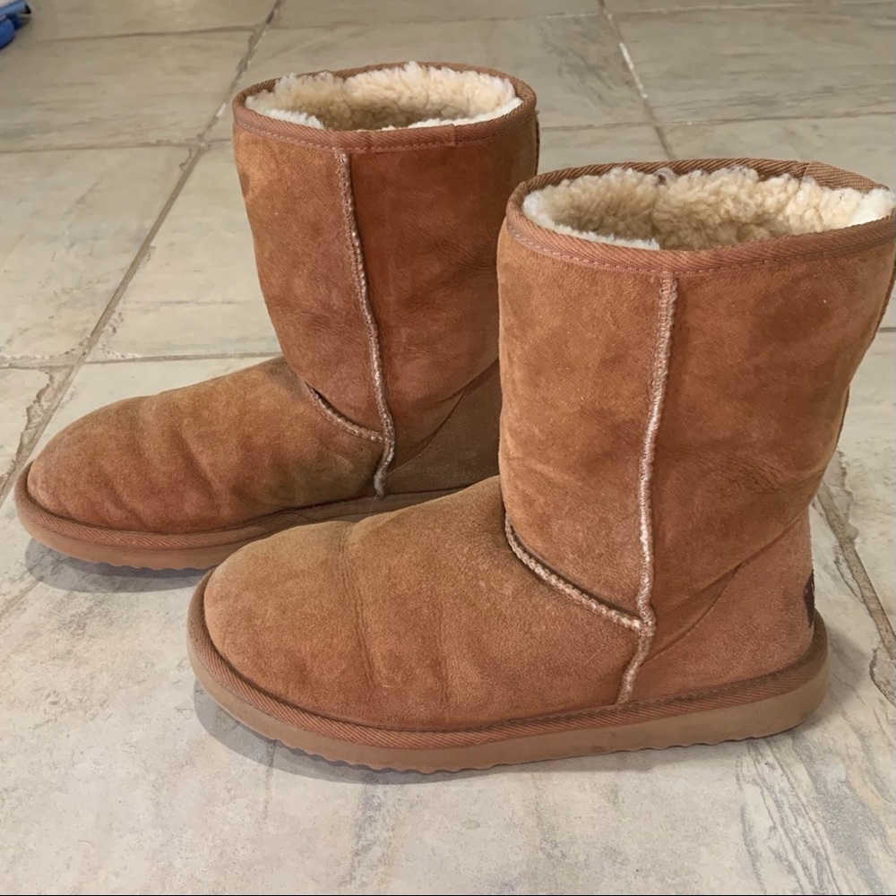 UGGS